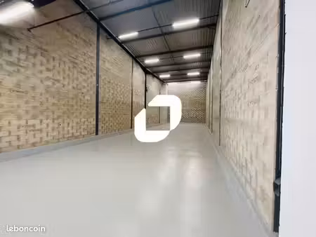 local d'activité 4 250 m²