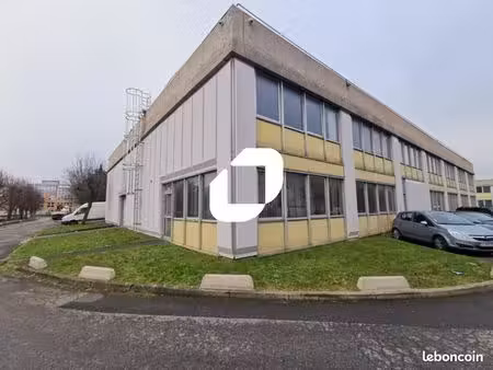 local d'activité 757 m²