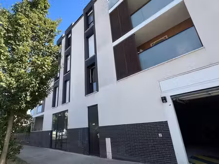 double box de 26 m2 dans une résidence récente