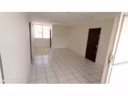 logement f4 ducos (cité lamarie)