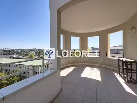 saint-germain-en-laye | 2 pièces lumineux avec terrasse  vue dégagée et parking