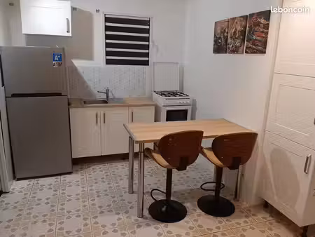 f2 meublé 34 m² – plateau-fofo – 760 charges comprises