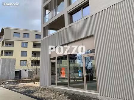 local commercial 105 m²