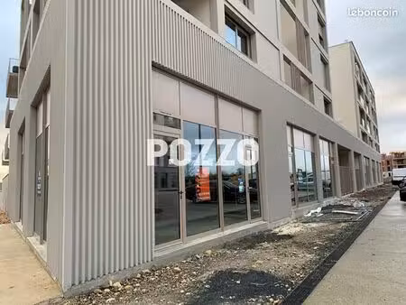 local commercial 158 m²