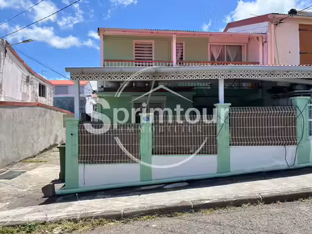basse-terre - maison familiale t 5 avec studio indépendant