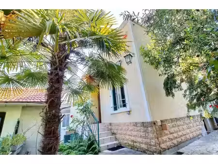 maison 2 pièces de 52 m²  plain-pied a rénover !