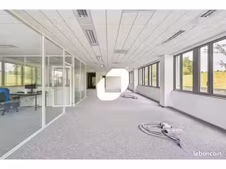 bureau 380 m²