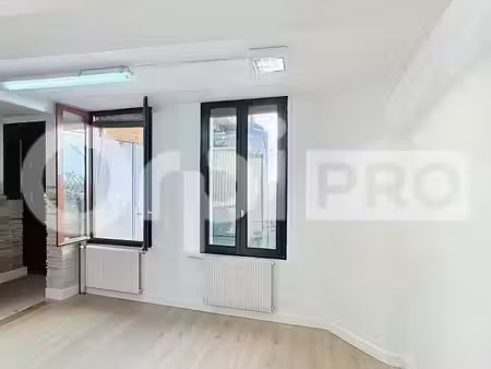 local commercial 52 m²