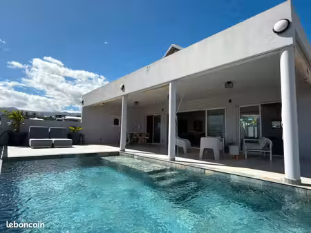 villa meublée 225 m² avec piscine (vue mer & montagne)