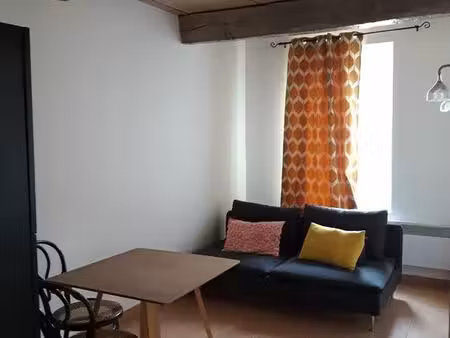 appartement 2 pièces – place du marché