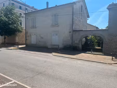 maison (comprenant 2 appartements)