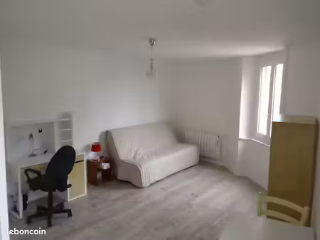 t1 meublé  idéal étudiant à 700 m du lycée ernest renan quartier saint michel  (bd gambett