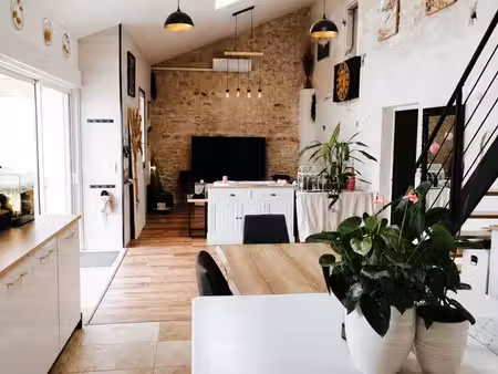 maison atypique rénovée 176 m² avec studio indépendant et 60m2 de dépendances