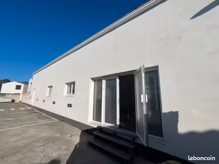 ? local professionnel polyvalent – 105 m² – rivedoux-plage