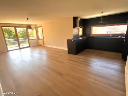 à louer – appartement de standing t5 – 102 m² – centre-ville – garage – cave