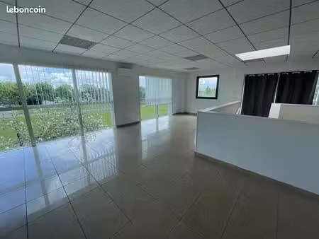 bureaux 148 m²