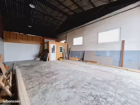 entrepôt 83 m² boulleville