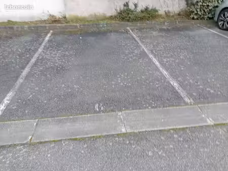 place de parking dans résidence sécurisée