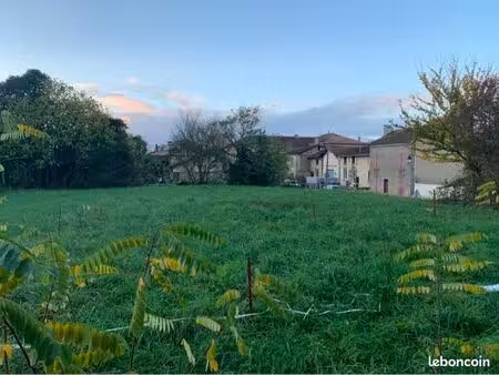 terrain de 1100m constructible