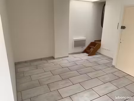 appartement 48m2 en hyper centre entièrement repeint avec dressing