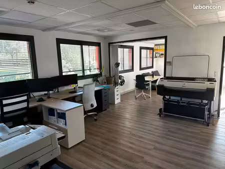 bureau millénaire 50m²
