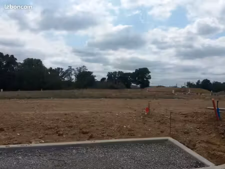 terrain 663 m² gimont