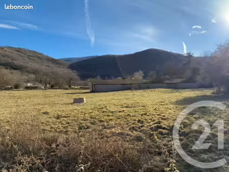 terrain 1 750 m² saleich