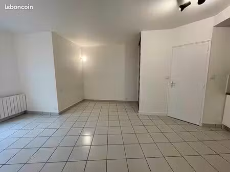 studio 1 pièce 23 m²