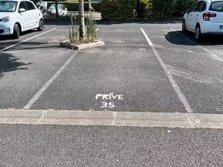 a vendre place de parking. résidence club. mérignac 33700