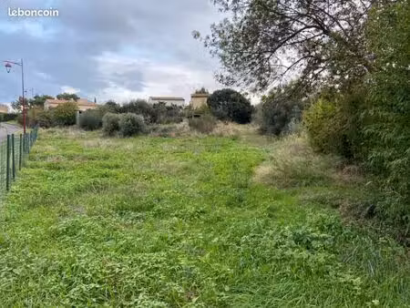 terrain 417 m² quarante