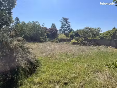 terrain 609 m² avensan