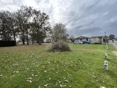 terrain 604 m² hourtin