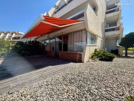 vends f3 - rdc - terrasse - port camargue - le grau du roi