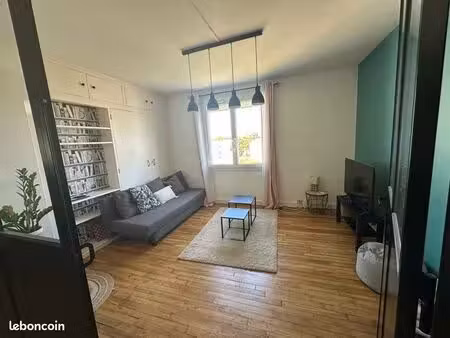 ? t3 meublé 54 m² rénové – parking – tours beaujardin