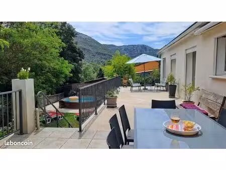 a vendre villa les acacias. sumène (30). revenus solaires garantis