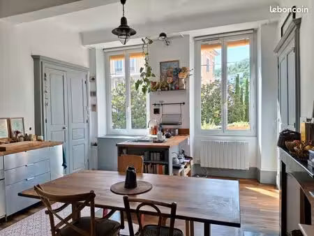 vends appartement de 125 m² à 360 000   quartier notre-dame à grenoble