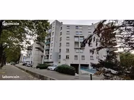 place de parking 17.4 m² - stalingrad/honoré de balzac à grenoble  capuche