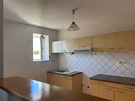 location appartement 3 pièces  89.30m²  angoulême