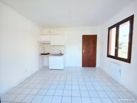 loue appartement t2 de 23m² avec parking  au centre de grenade sur l'adour 399 charges com