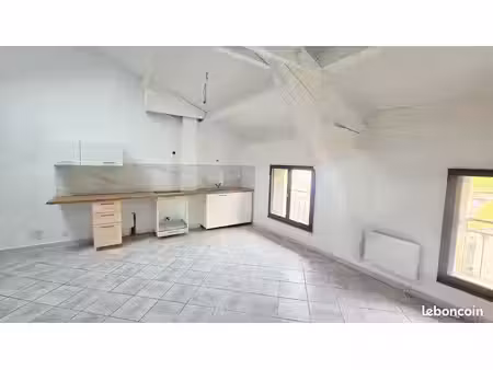 immeuble 440m2 en face de la gare