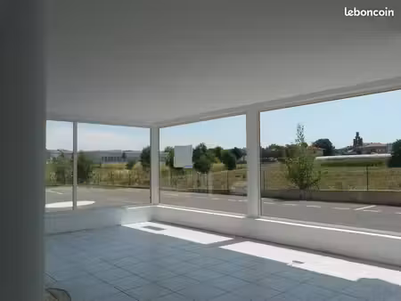 loue local commercial 75m2