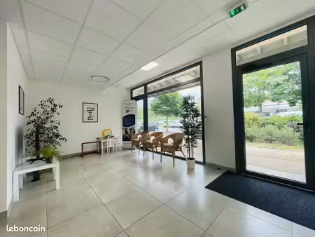 local commercial/bureau 93 m3 1150