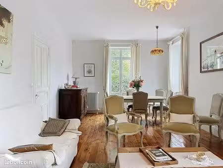 maison 7 pièces 215 m²