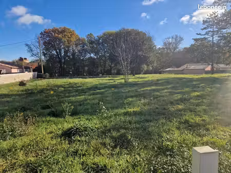 terrain 1 450 m² la salvetat saint gilles