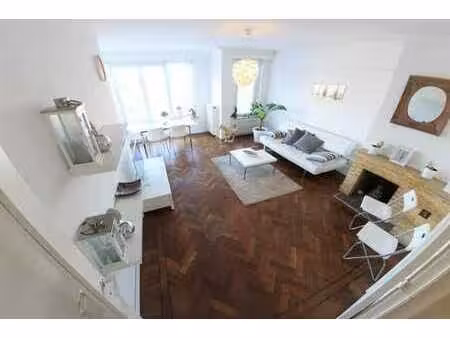 bel appartement 1 chambre non meuble avec balcon