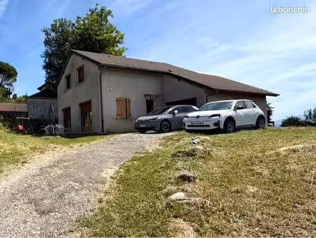 maison familiale entièrement rénovée de 136m2 et 840m2 de terrain