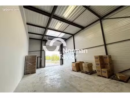 local d'activité 105 m²