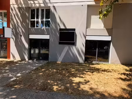 local commercial- fort passage ovalie- dispo immédiat