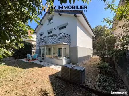 maison 6 pièces 179 m²