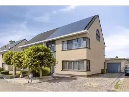 charmante maison avec jardin et 4 chambres à wijnegem !